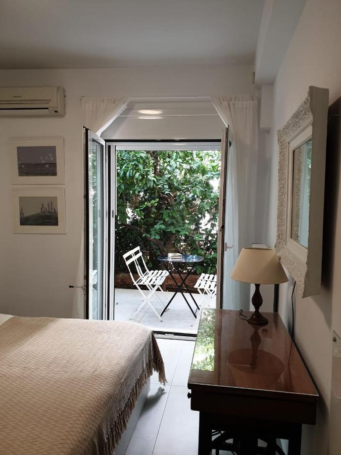 Mama's - 2 Bedroom Near Acropolis Apartment