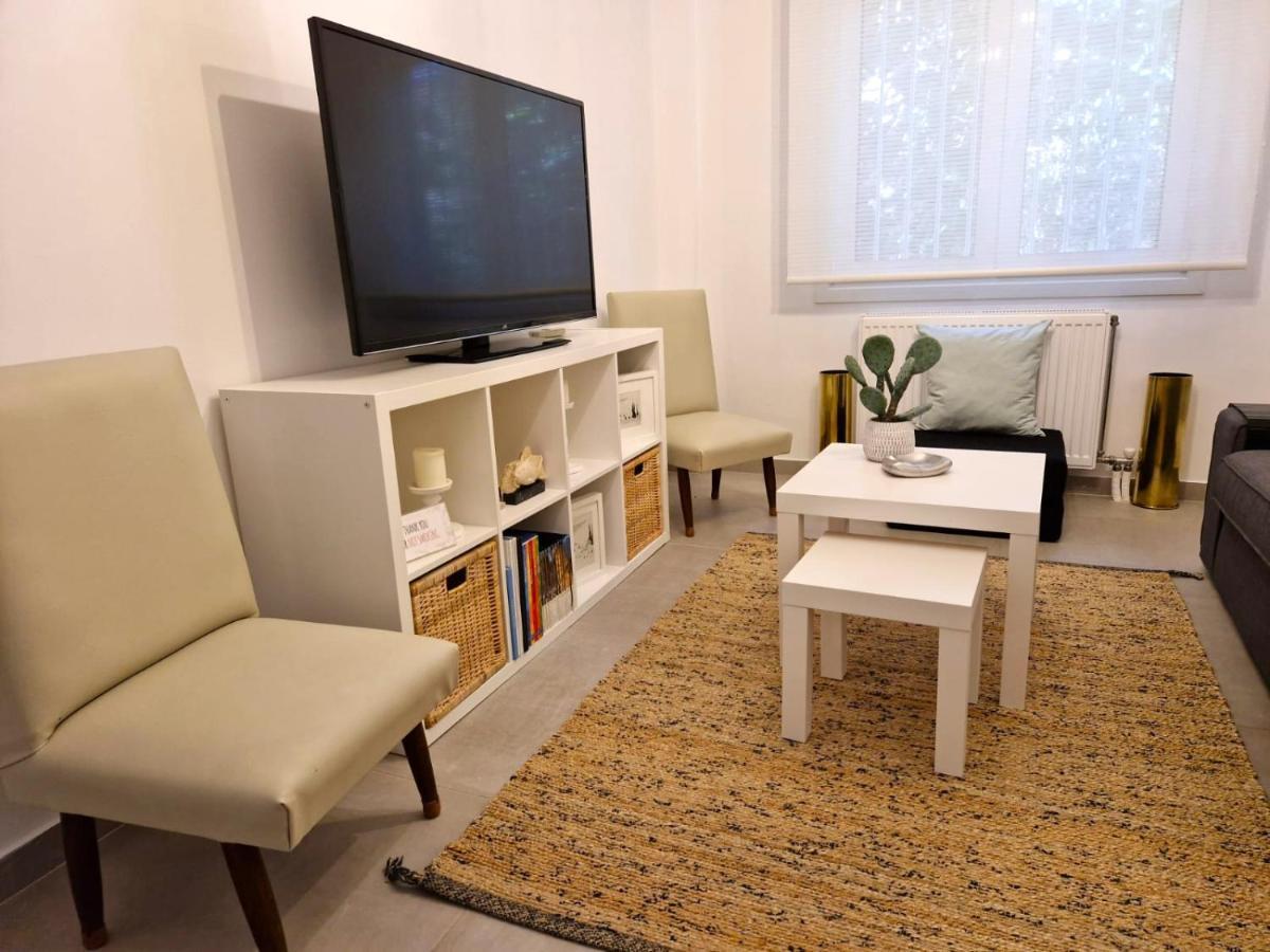 Apartment Mama's - 2 Bedroom Near Acropolis